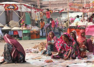 Vrouwen op het marktplein